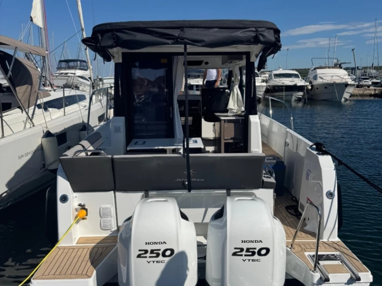 Alquiler de Jeanneau Merry Fisher 895 S2  en Blace