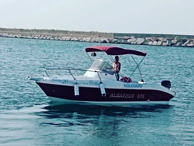 Alquiler de embarcaciones Albatros Cabinato enFasano en Samboat