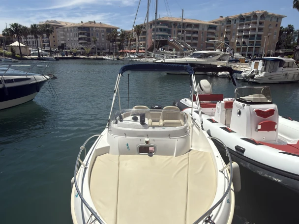 Lancha para alquilar Port Fréjus al mejor precio