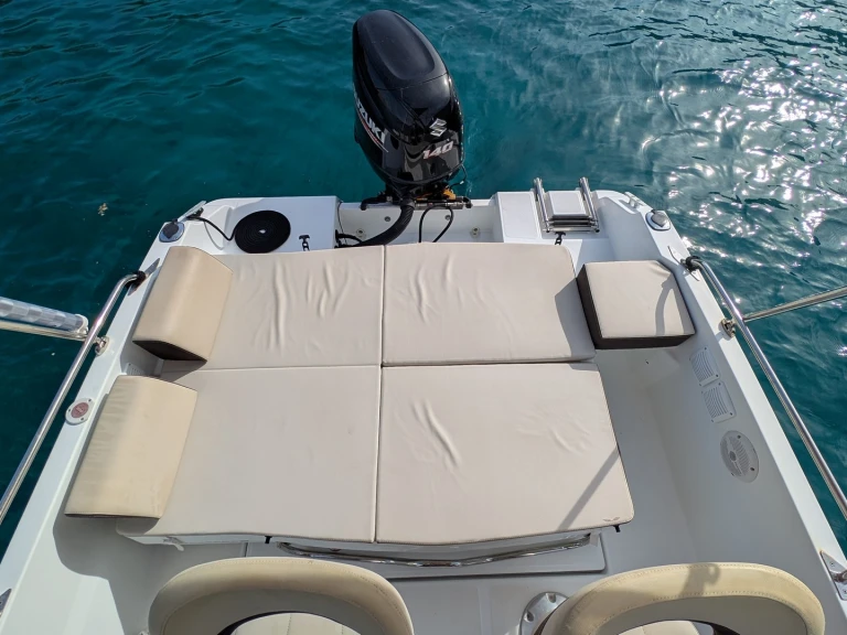 Bénéteau Flyer 5.5 SUNdeck de alquiler a Novalja