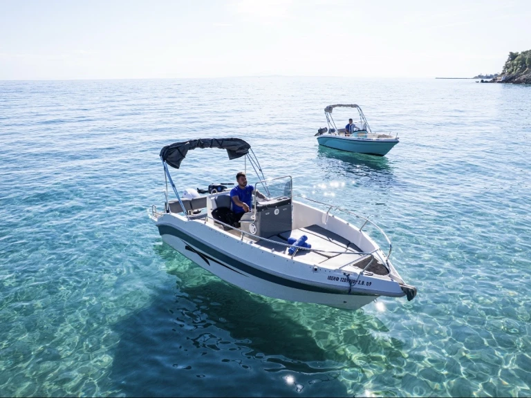 Alquiler de Nireus Nireus Ω53 Elegance  en Zante