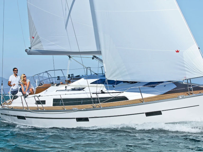 Alquiler Pula - Bavaria Cruiser 37 en SamBoat