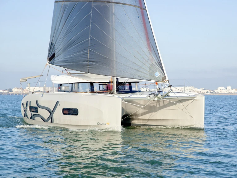 Catamarán para alquilar Tivat al mejor precio
