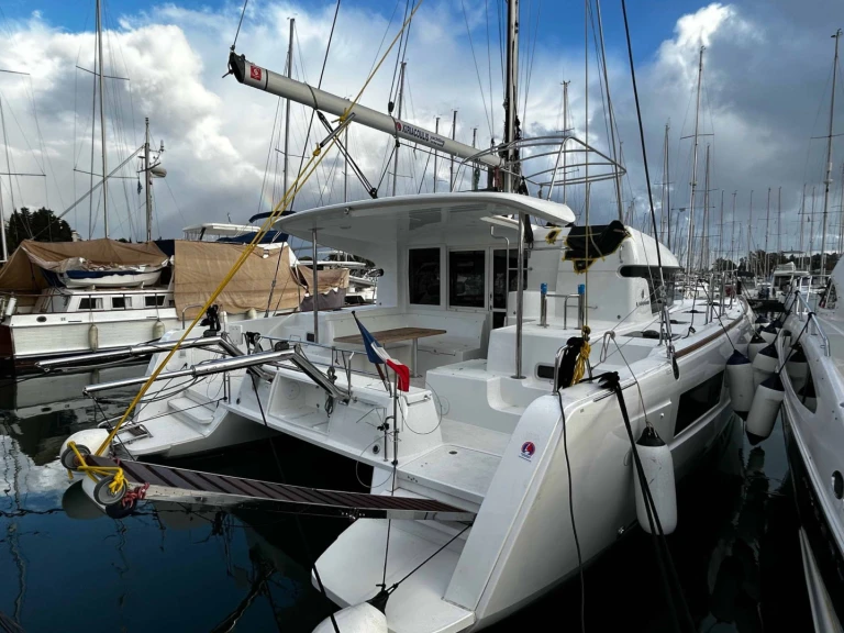 Alquiler de Lagoon Lagoon 40/4 cab en Gouviá