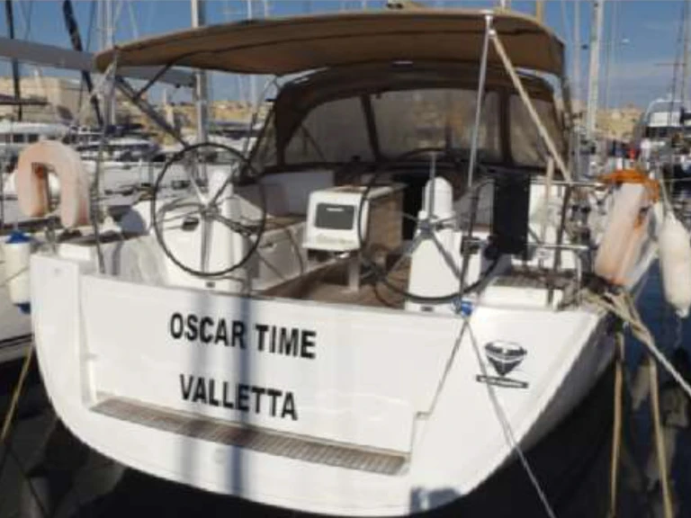 Alquiler de embarcaciones Dufour Dufour 450 /4cab enKalkara en Samboat