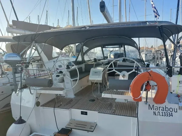 Velero para alquilar Lefkáda al mejor precio