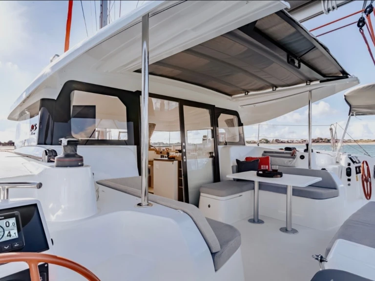Alquiler Catamarán en Lefkáda - Excess Excess 11 (Cat)/6 cab