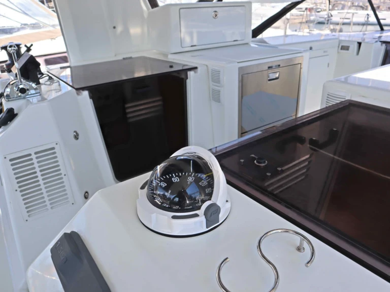 Alquiler de barcos Álimos barato de Sun Loft 47 /7cab