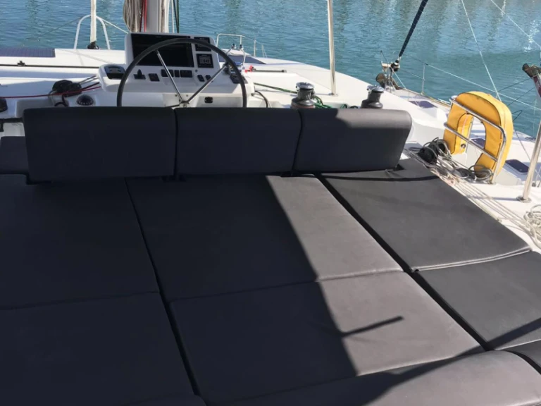 Alquiler de embarcaciones Lagoon Lagoon 50/6 cab enÁlimos en Samboat