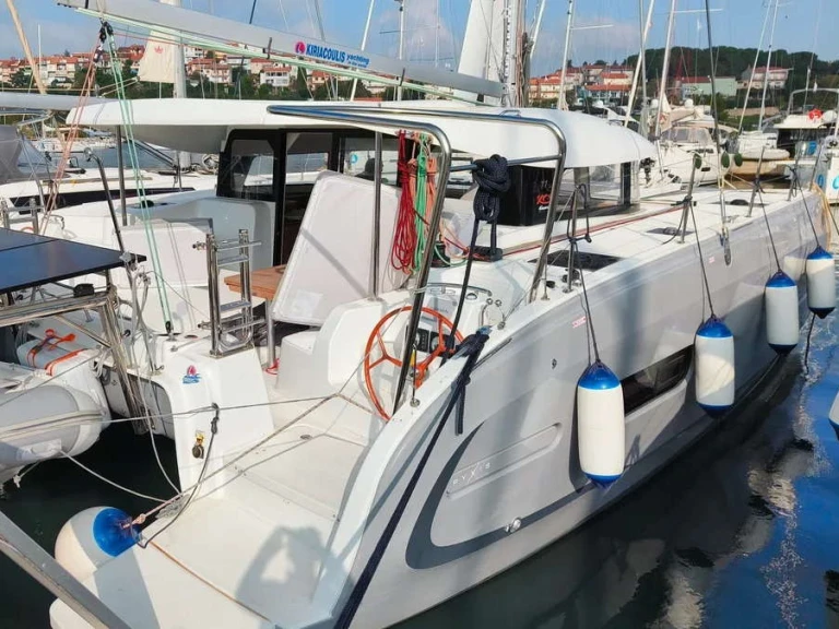 Alquiler de barcos Pula barato de Excess 11 (Cat)/6 cab