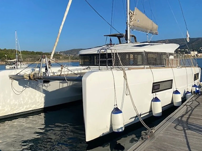 Alquiler de Lagoon Lagoon 40/4 cab, 2WC en Bormes-les-Mimosas