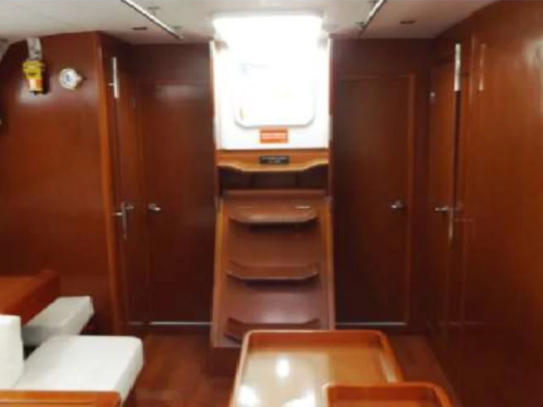 Alquiler de barcos Kalkara barato de Oceanis 50 /6cab