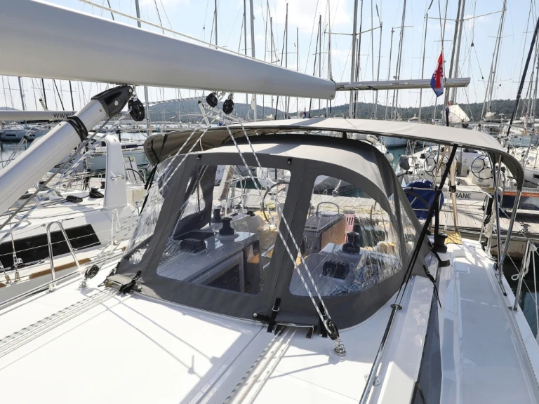 Alquiler de barcos Biograd na Moru barato de Bavaria C38