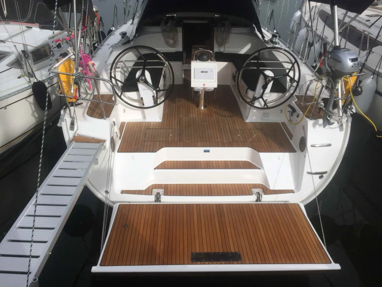 Velero para alquilar Skiathos al mejor precio