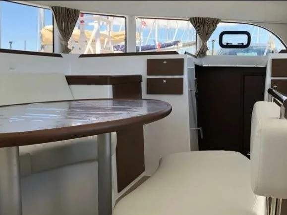 Alquiler de embarcaciones Lagoon Lagoon 380/4 cab enParos (Isla) en Samboat