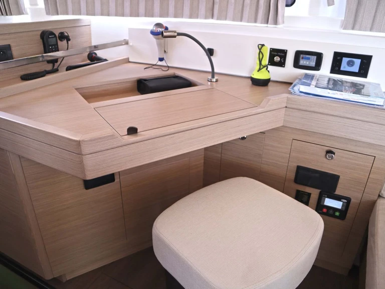 Alquiler de Lagoon Lagoon 46/6 cab en Álimos