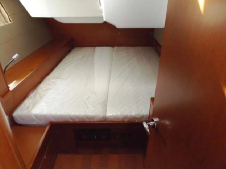 Bénéteau Oceanis 48 /5cab de alquiler a Kalkara