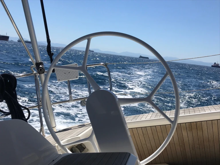 Alquiler de Bavaria Bavaria Cruiser 46 /4cab en Gouviá