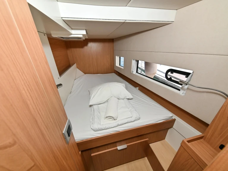 Catamarán para alquilar Tivat al mejor precio