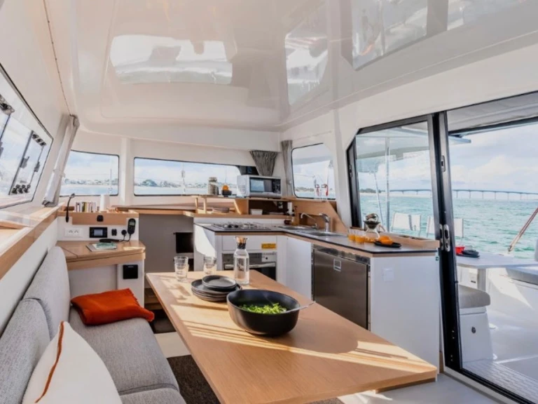 Alquiler de Catamarán, con o sin patrón Excess Lefkáda