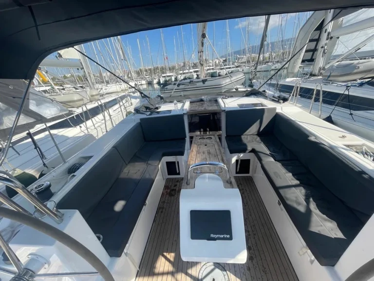 Velero para alquilar Álimos al mejor precio