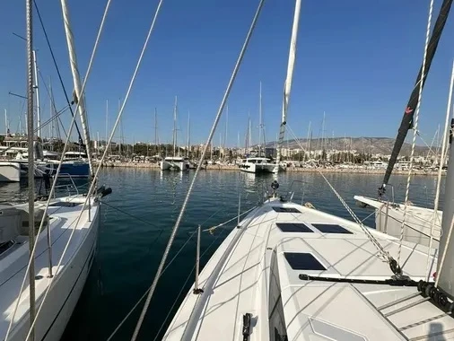 Alquiler de Bavaria Bavaria C45 en Álimos