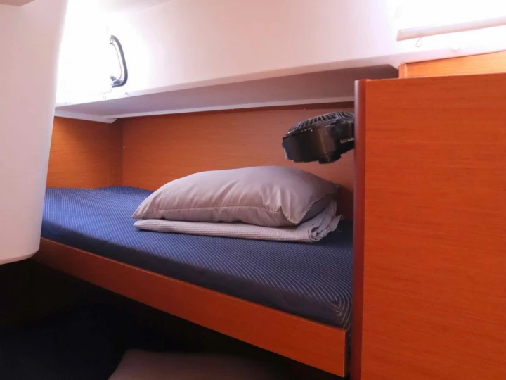 Jeanneau Sun Loft 47 /7cab de alquiler a Néa Péramos