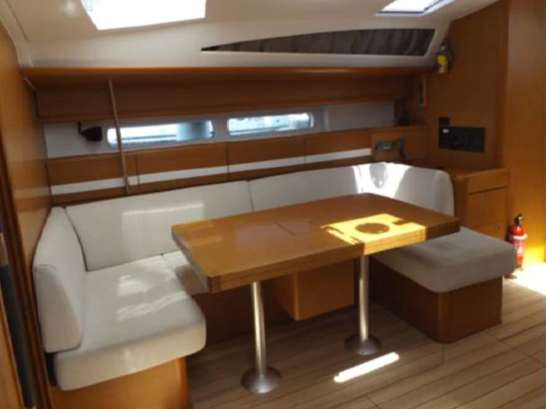 Jeanneau Jeanneau 53 /6cab de alquiler a Kalkara