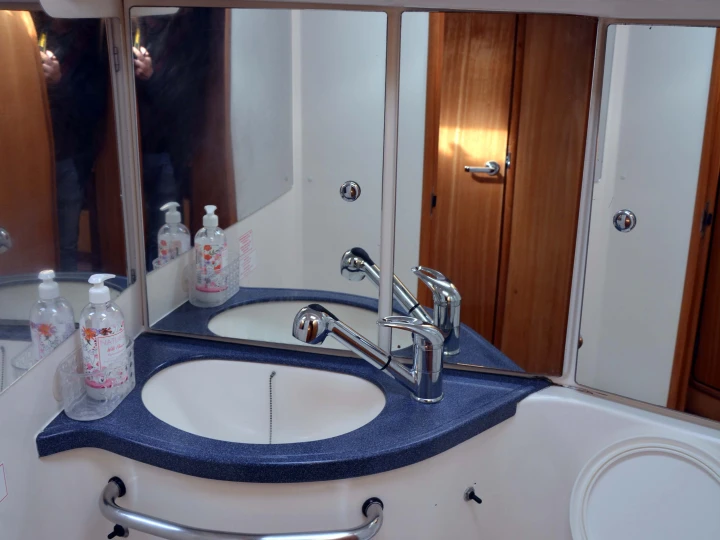 Alquiler de embarcaciones Bavaria Bavaria 46 Cruiser /4cab enÁvdira en Samboat