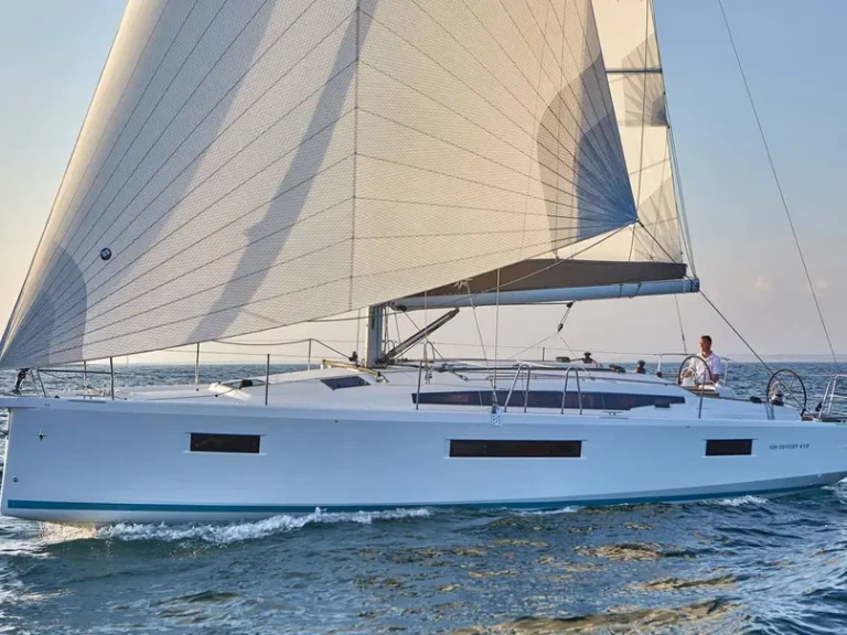 Alquiler de embarcaciones Jeanneau Sun Odyssey 410 /3cab enBormes-les-Mimosas en Samboat