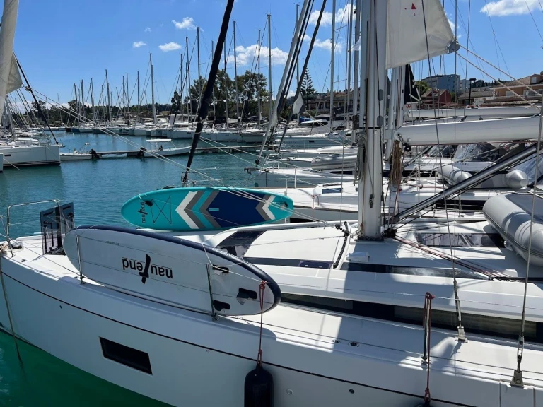 Alquiler de embarcaciones Bénéteau Oceanis 51.1 /6cab enGouviá en Samboat