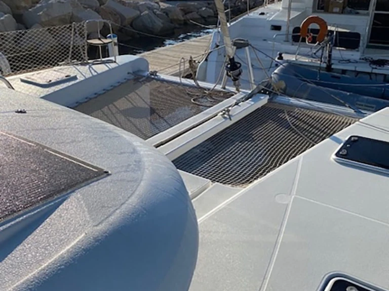 Alquiler de embarcaciones Lagoon Lagoon 40/4 cab, 2WC enBormes-les-Mimosas en Samboat