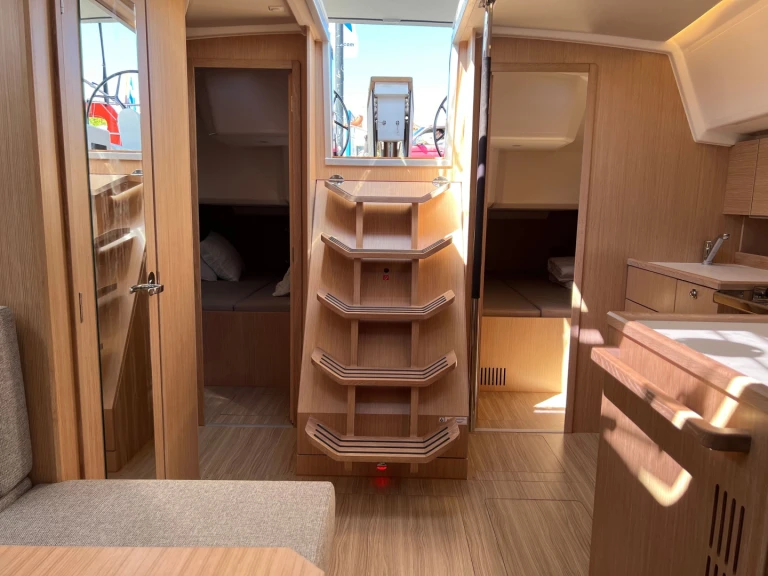 Alquiler de embarcaciones Bavaria Bavaria C42 /3cab enGouviá en Samboat