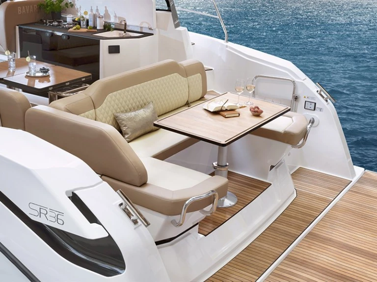 Alquiler de barcos Punat barato de Bavaria SR36 Hard Top