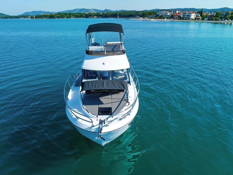 Alquiler de embarcaciones Bénéteau Antares 11 FLY enBiograd na Moru en Samboat