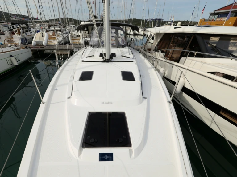 Alquiler de embarcaciones Bavaria Bavaria C38 enBiograd na Moru en Samboat