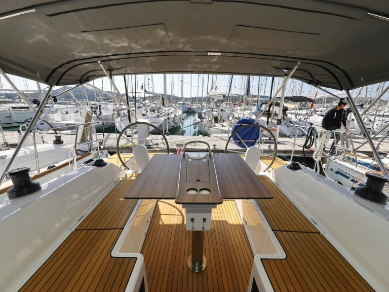 Bavaria Bavaria C38 de alquiler a Biograd na Moru