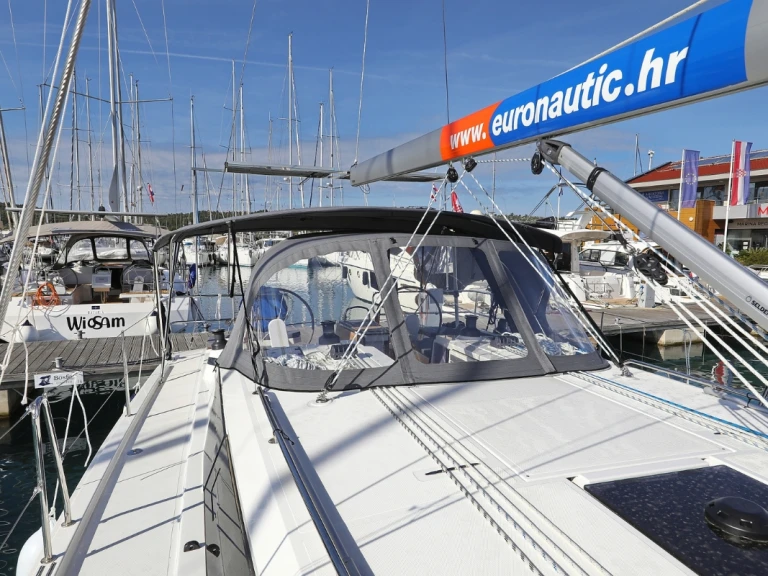 Alquiler de barcos Biograd na Moru barato de Bavaria C42