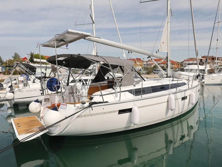 Alquiler de barcos Biograd na Moru barato de Cruiser 37