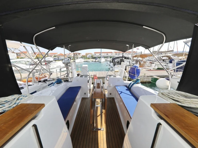 Velero para alquilar Biograd na Moru al mejor precio