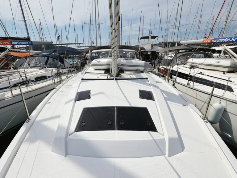 Alquiler de barcos Biograd na Moru barato de Hanse 410