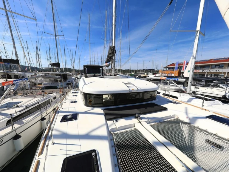 Alquiler de embarcaciones Lagoon Lagoon 40 enBiograd na Moru en Samboat
