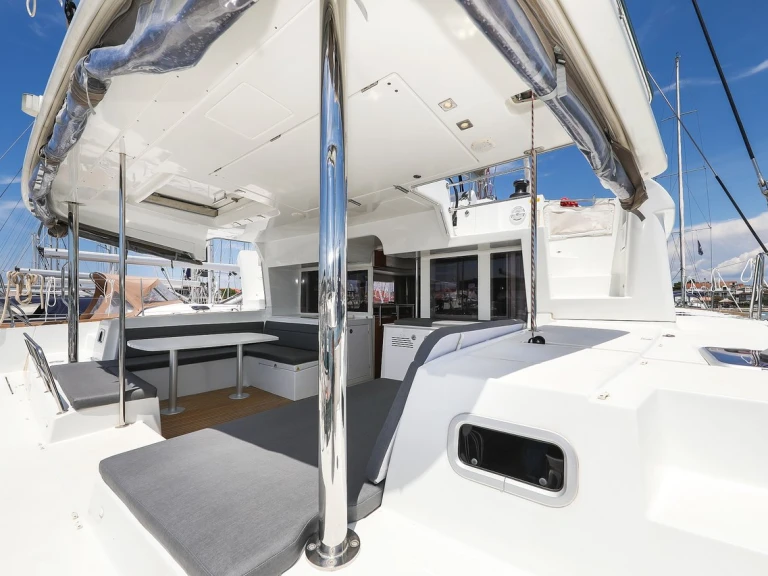 Catamarán para alquilar Biograd na Moru al mejor precio