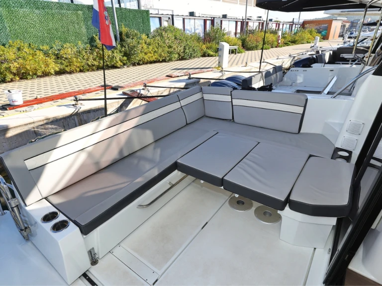 Alquiler de embarcaciones Jeanneau Merry Fisher 1095 enBiograd na Moru en Samboat