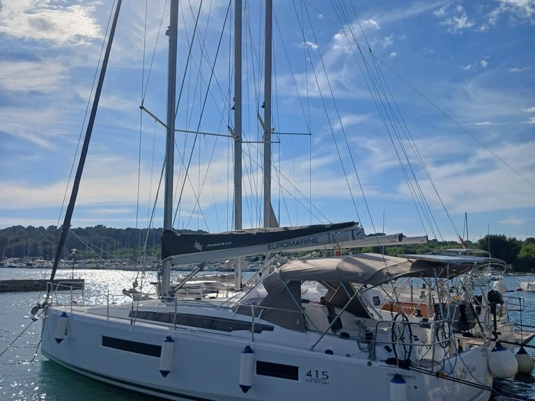 Jeanneau Sun Odyssey 415 de alquiler a Split