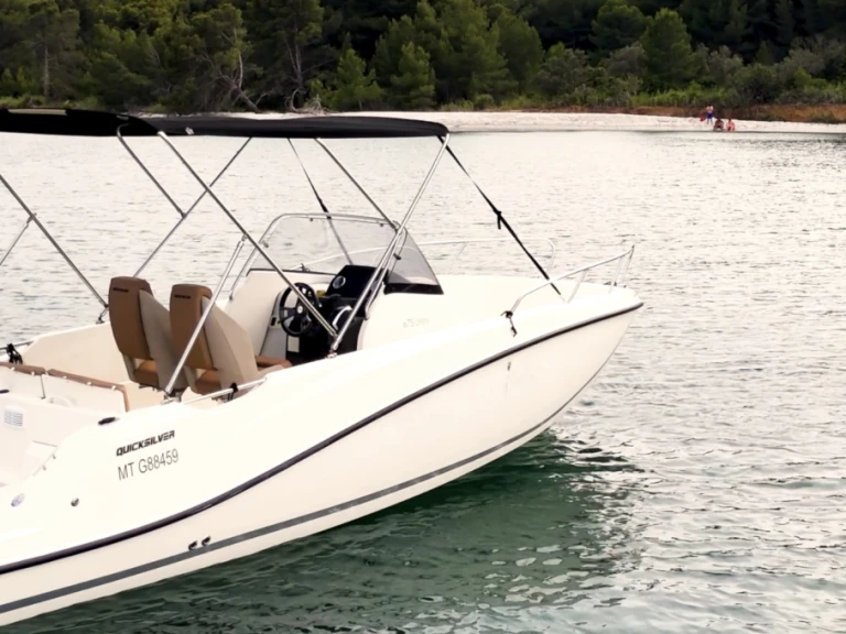 Alquiler de barcos Marsella barato de Activ 675 Open