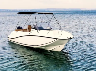 Alquiler de Quicksilver Activ 675 Open en Marsella