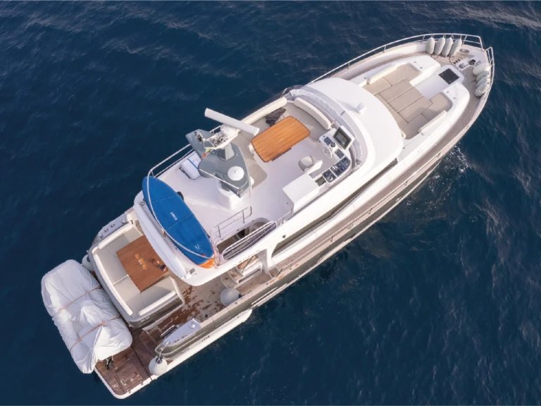 Alquiler de Azimut Azimut Magellano 53 en Nápoles