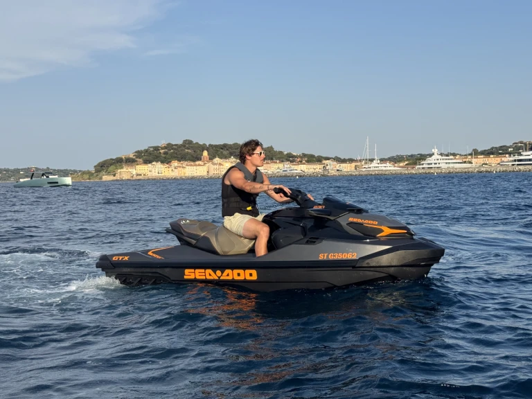 Sea-Doo GTX 230 de alquiler a Saint-Tropez