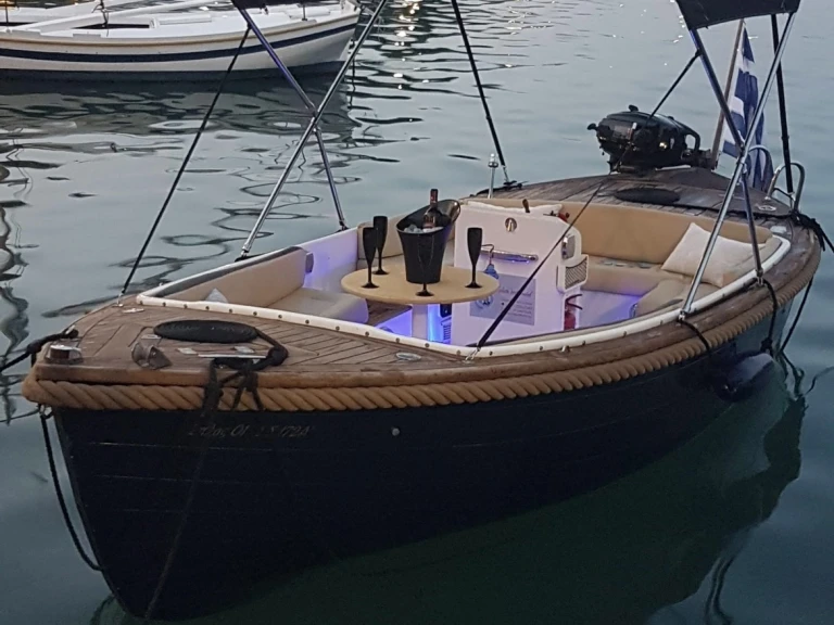 A HELLAS Madalena de alquiler a Faliraki